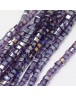 Stiklo karoliukai, briaunuoti, kubo formos, violetiniai su veidrodiniu efektu, matmenys: 4x4x4mm, skylė: 1mm; ~98vnt. gijoje