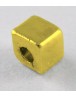 Sendinto aukso spalvos intarpai,be švino ir kadmio, kubo formos, matmenys: apie 3x3x3mm, skylė: 1mm; 10 vnt./pak.